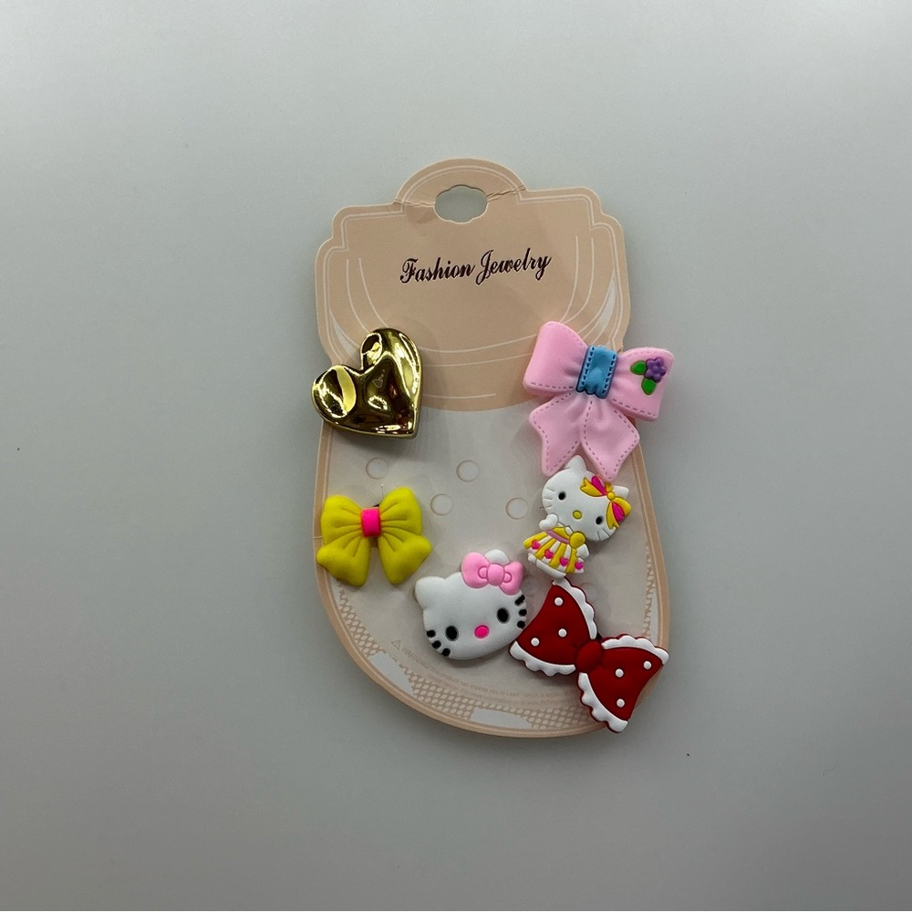 !NEW! Sanrio Hello Kitty & Bows Croc Charm Jibbitz 6 Pack Shoes Charms Gift Set